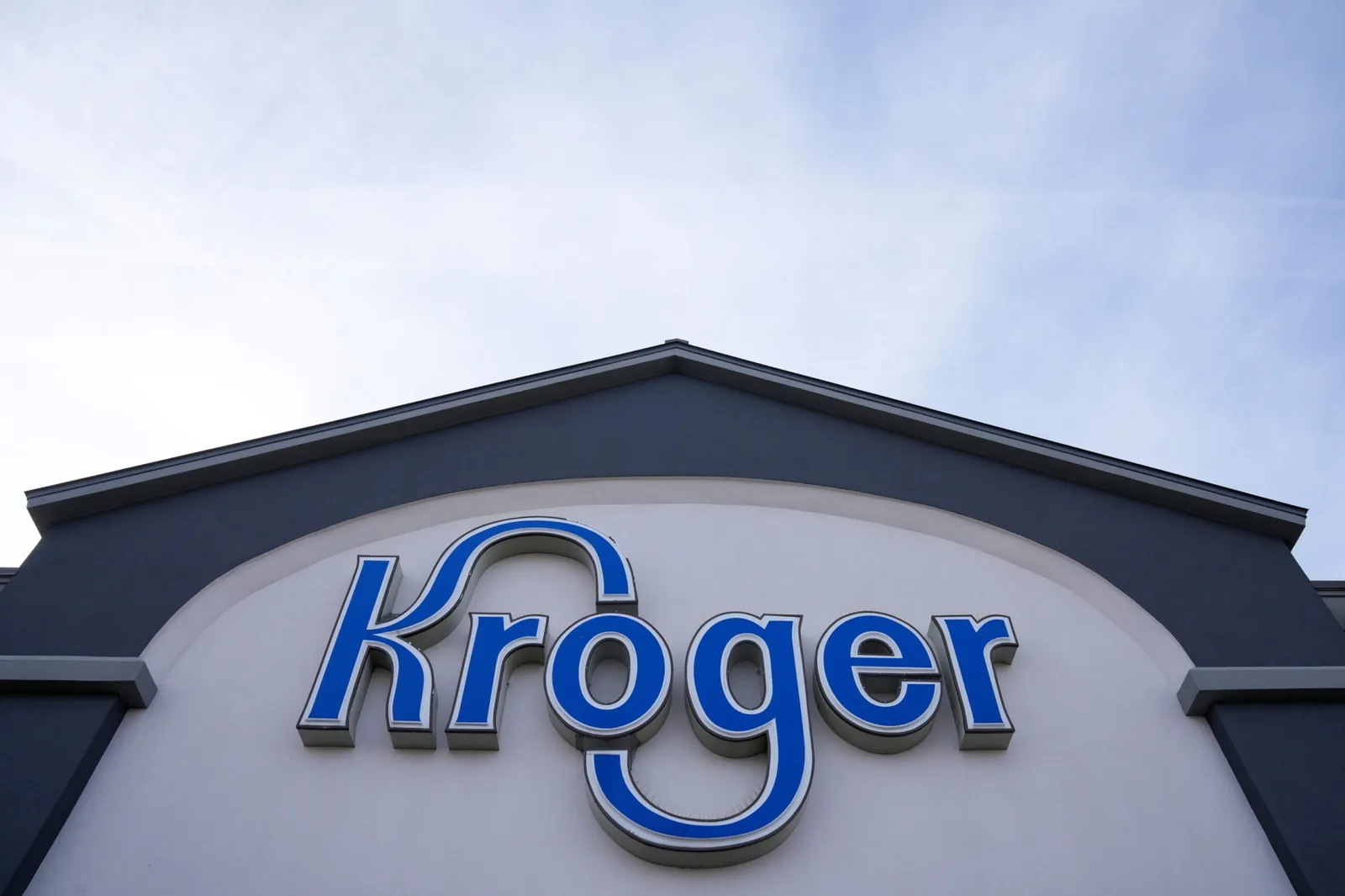 Kroger to layoff 3,000 corporate employees over 3 years as it leans into artificial intelligence – WTOP News